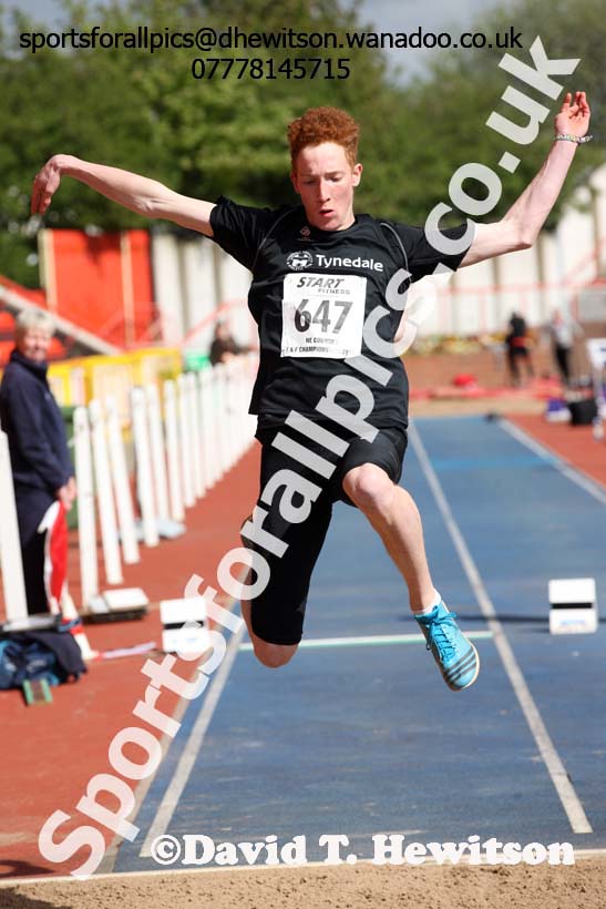 Mens under-20s triple jump. North Eastern Track and Field Champs, Gateshead Stadium. Photo: David T. Hewitson/Sports for All Pics
